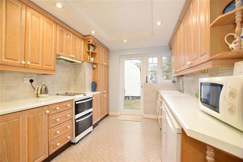 68 Queens Road, Loughton, IG10 1RS