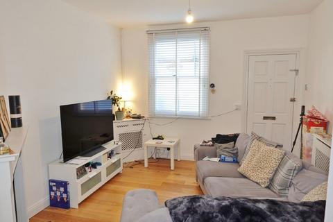 2 bedroom terraced house to rent, Stanley Road, Newmarket
