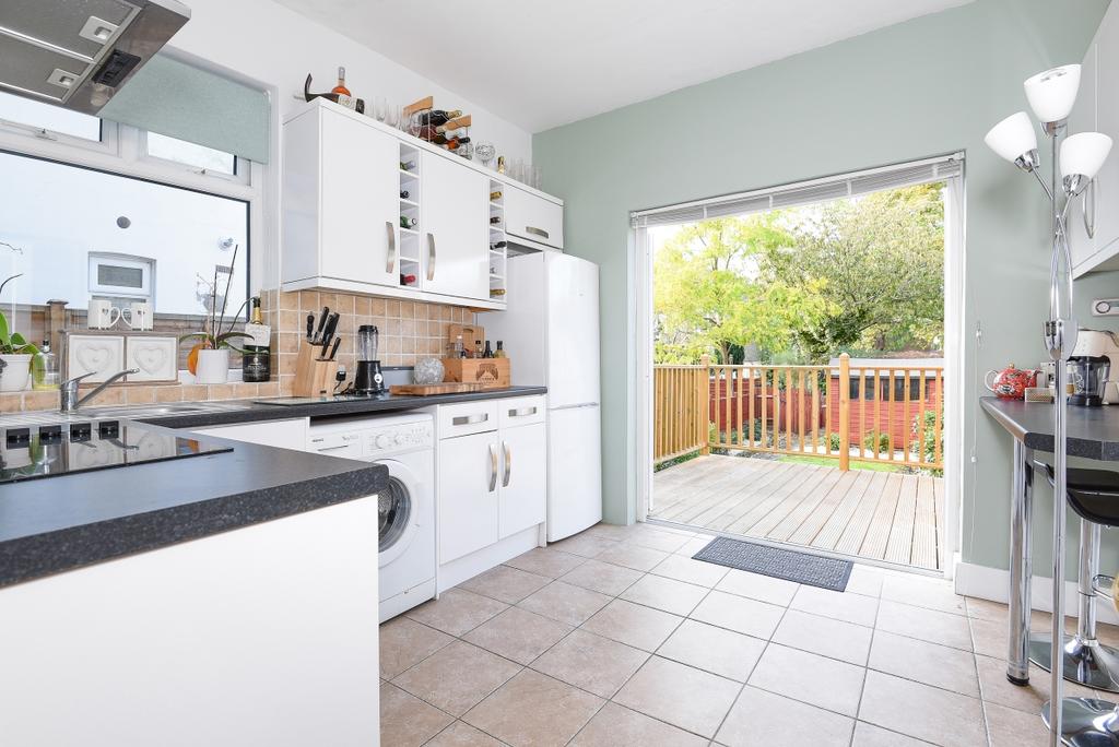 Belmont Avenue New Malden KT3 1 bed flat £1,250 pcm (£288 pw)