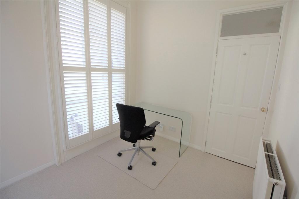 Bedroom 2 / Study