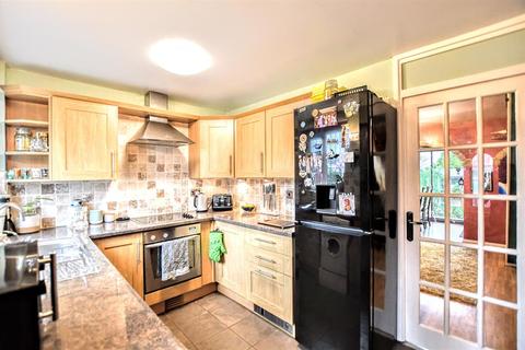 29 Alderson Drive, Barnsley, S71 1UU