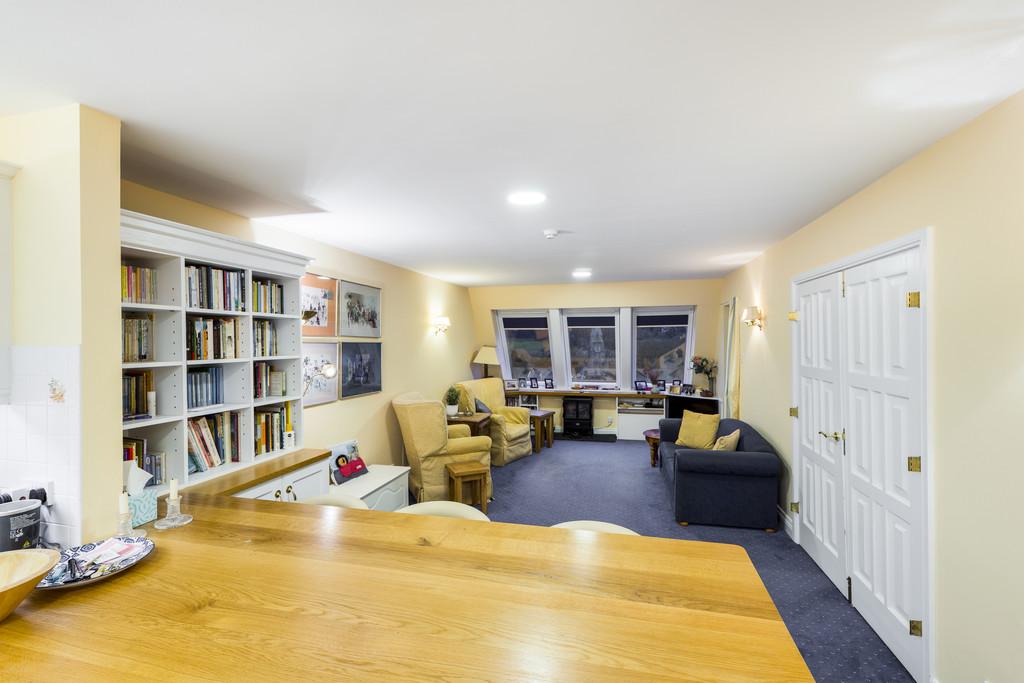 Open Plan Living Room/Kitchen