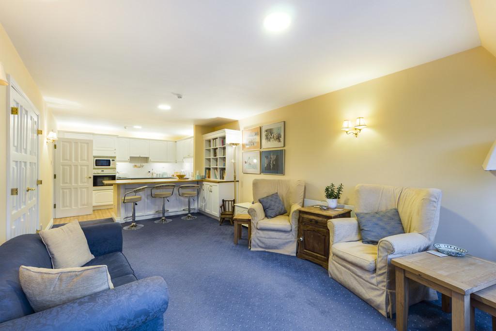 Open Plan Living Room/Kitchen