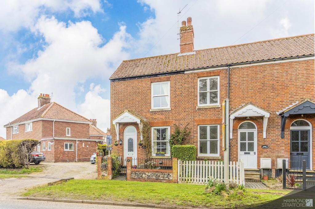 Norwich Road, Mulbarton 2 bed end of terrace house £260,000