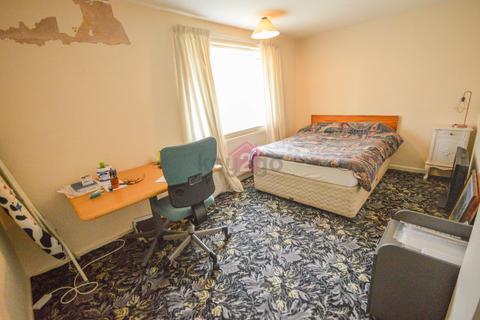 18 Brow Crescent, Halfway, Sheffield, S20 4GB