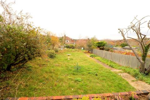 24 Derwent Drive, Purley, CR8 1EQ