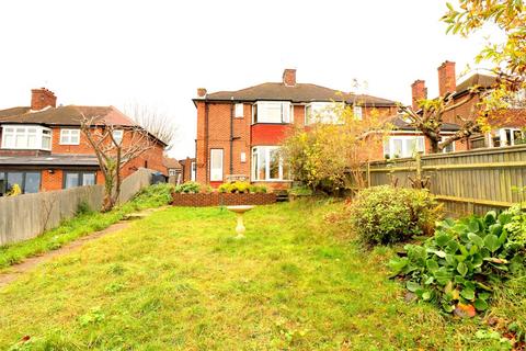 24 Derwent Drive, Purley, CR8 1EQ