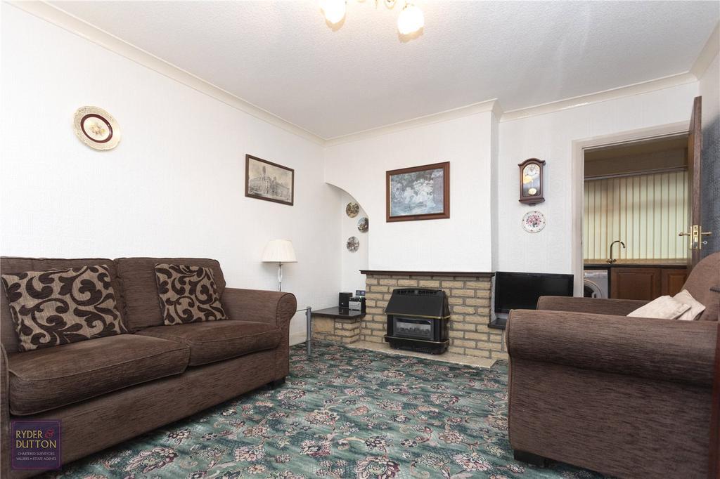 Kenwick Drive, New Moston, Manchester, M40 2 bed semidetached house £150,000