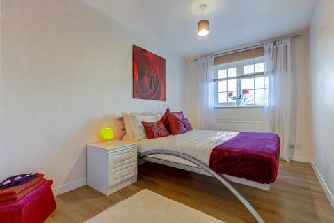 36 Austcliff Close, Redditch, B97 5NZ