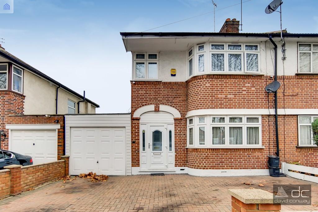 Alexandra Avenue, South Harrow, HA2 8PX 4 bed semidetached house for