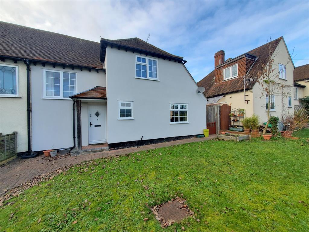 Hillcrest, Eversley Road, Arborfield Cross, Reading, RG2 9PX 3 bed semi