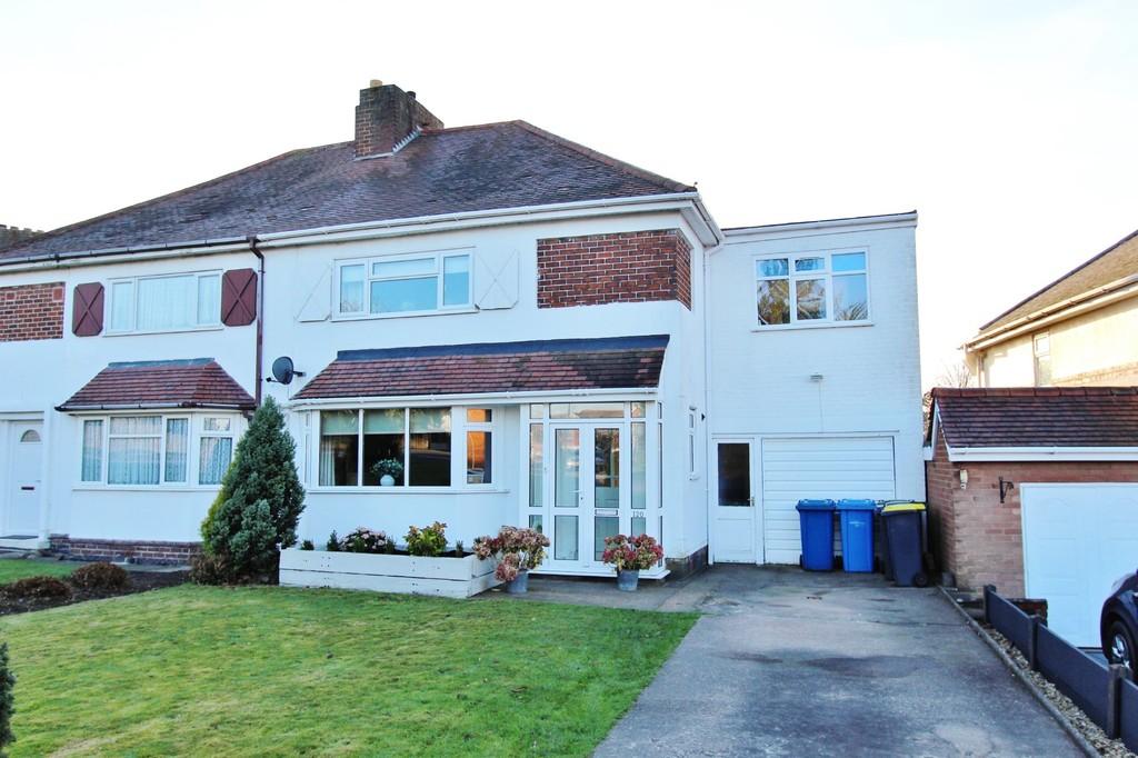Overwoods Road, Hockley 3 bed semidetached house £269,950