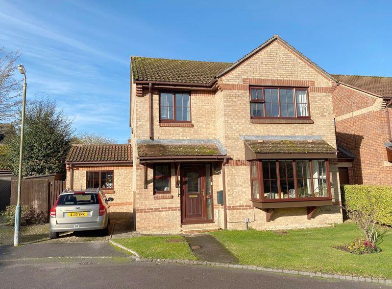Canons Close, Warminster 4 bed detached house £360,000