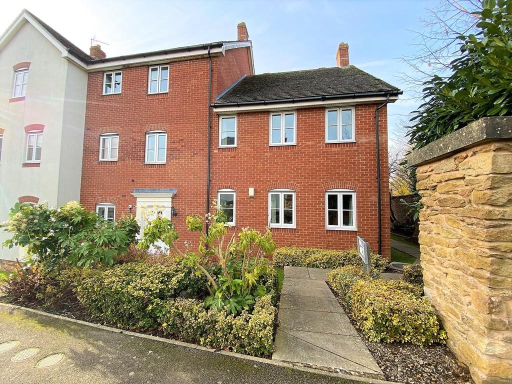 Eastfields, Braunston, NN11 7JN 1 bed ground floor flat £140,000