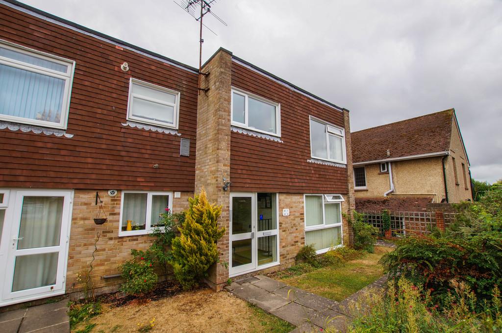 Broyle Close, Chichester 2 bed flat £800 pcm (£185 pw)
