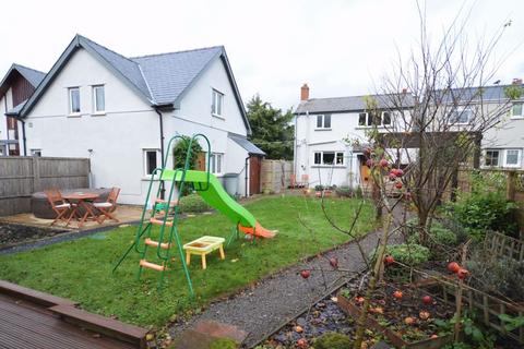 1 Post Office Row, Glangrwyney, Crickhowell, NP8 1EG