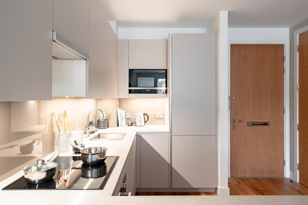 20201103-Masefield Apt- DSC0771-HDR.jpg