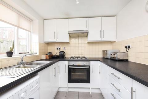 3 bedroom end of terrace house to rent, Ablett Close, East Oxford, OX4