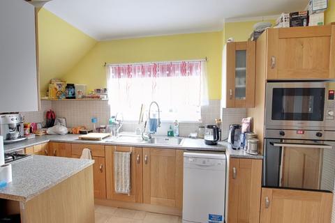 73 Ashmead, Trowbridge, BA14 0PA