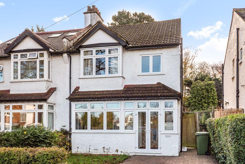 Bute Gardens, Wallington 3 bed semidetached house £535,000