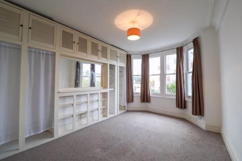 1 bedroom apartment to rent, Station Road, Westcliff-On-Sea