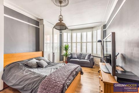 31 Malden Hill, New Malden, KT3 4DS