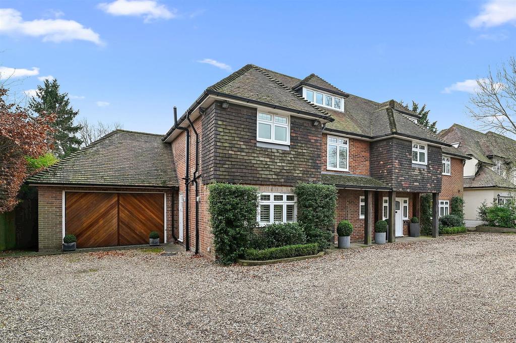 Priests Lane, Brentwood 5 bed detached house £1,995,000