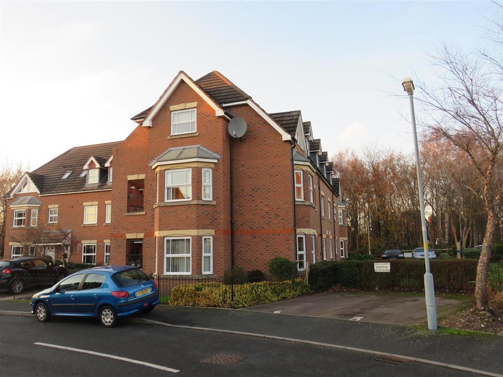 Plantation Drive, Sutton Coldfield 2 bed apartment £875 pcm (£202 pw)