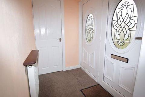 3 bedroom semi-detached house to rent, Rowan Avenue, Lowton