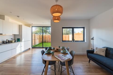 8 Blumer Lock, Yalding, Maidstone, ME18 6AD