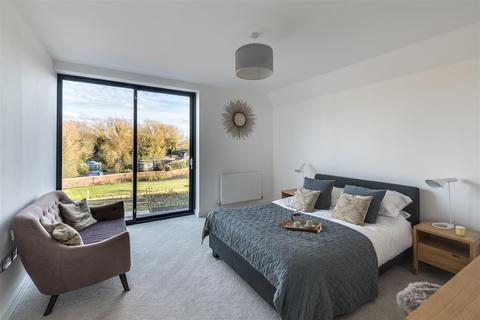 8 Blumer Lock, Yalding, Maidstone, ME18 6AD