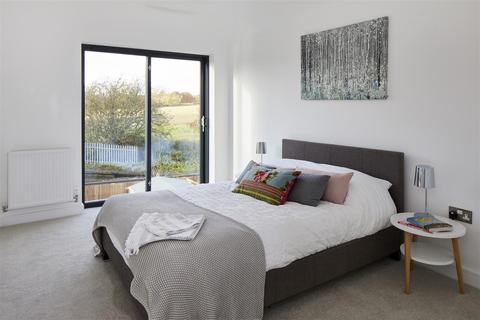 8 Blumer Lock, Yalding, Maidstone, ME18 6AD