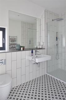 8 Blumer Lock, Yalding, Maidstone, ME18 6AD