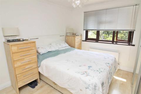 15 Bartholomew Close, Walton Park, Milton Keynes, MK7 7HH