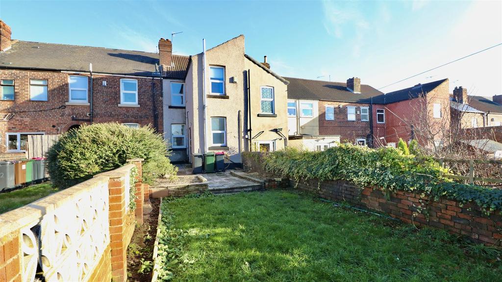 Claypit Lane, Rawmarsh, Rotherham 2 bed terraced house £90,000