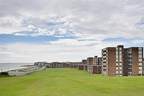 20, Wallington Towers Sutton Place, Bexhill-on-sea, TN40 1PQ