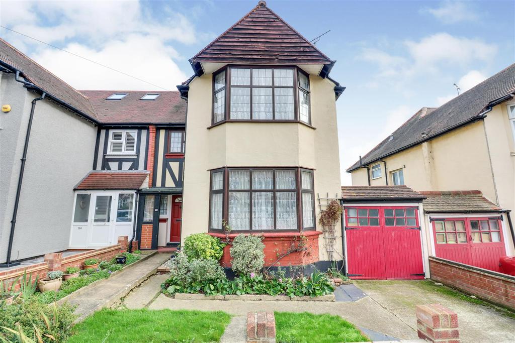Victoria Road, SouthendOnSea 4 bed semidetached house £375,000