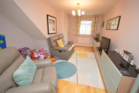 12 Oakmeadow Close, Birmingham, B33 0AQ