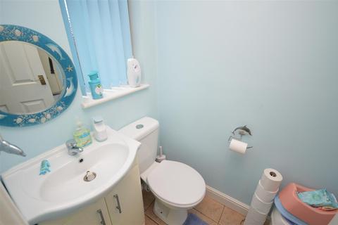 12 Oakmeadow Close, Birmingham, B33 0AQ