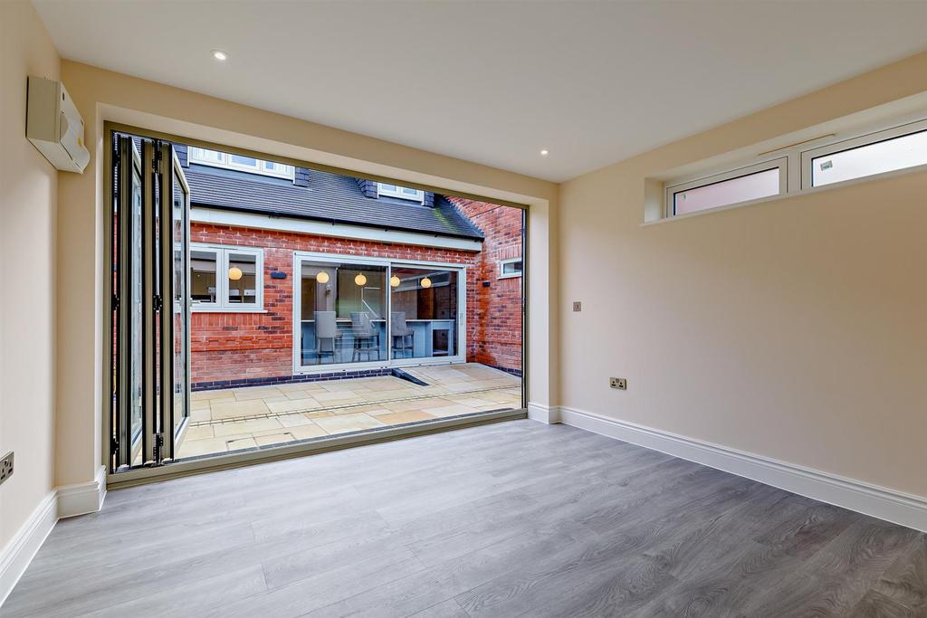 8446034-interior02-800.jpg