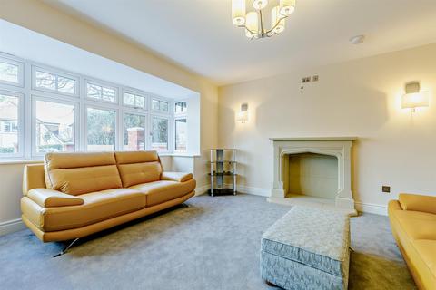 15 Gaiafields Road, Lichfield, WS13 7LT