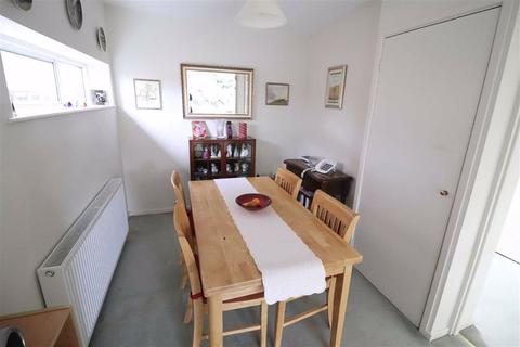 15 Gould Road, Hampton Magna, Warwick, CV35 8TU