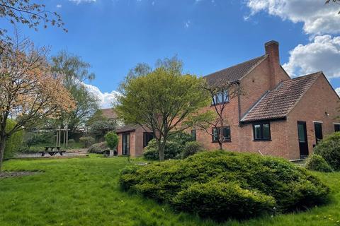 4 Bakers Close, Stoke Goldington, Newport Pagnell, MK16 8NQ