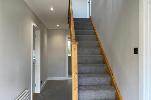4 Bakers Close, Stoke Goldington, Newport Pagnell, MK16 8NQ