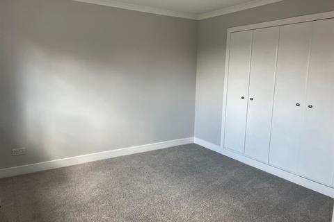 4 Bakers Close, Stoke Goldington, Newport Pagnell, MK16 8NQ