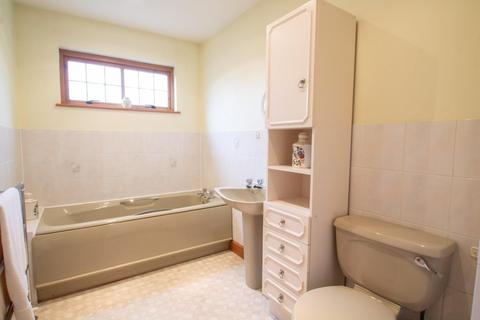 119 Coppermill Road, Wraysbury, Staines-upon-thames, TW19 5NX