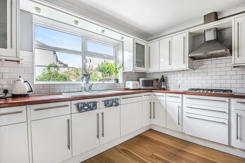 3a Palace View, Bromley, BR1 3EJ