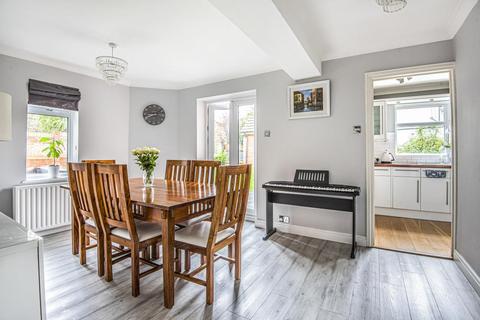 3a Palace View, Bromley, BR1 3EJ
