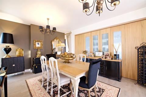 8 Hollerith Close, Oakgrove, Milton Keynes, MK10 9UY