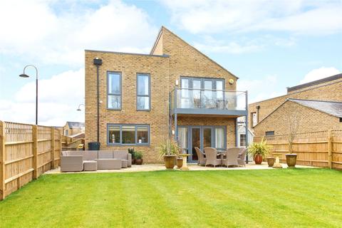 8 Hollerith Close, Oakgrove, Milton Keynes, MK10 9UY